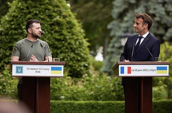    Владимир Зеленский и Эмманюэль Макрон. Архивное фото: Ukraine Presidency/globallook.com