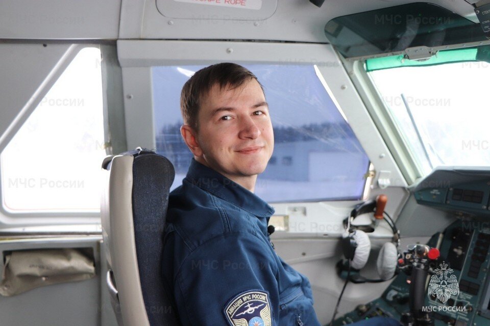     Лучший летчик-спасатель России служит в Красноярске. Фото: ГУ МЧС России по Красноярскому краю