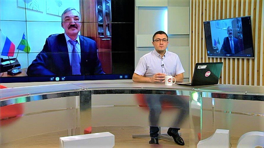    Юрист из Югры объяснил, почему Конституция - главный документ страны