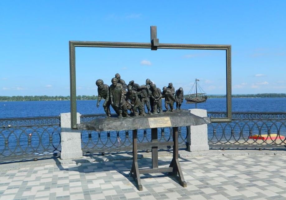 Первая очередь самарской набережной и бурлаки
