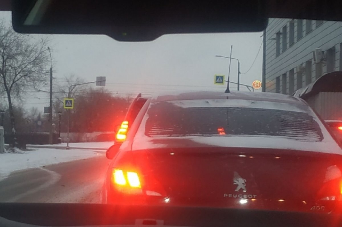    Открытие нового моста в Оренбурге спровоцировало образование пробок.