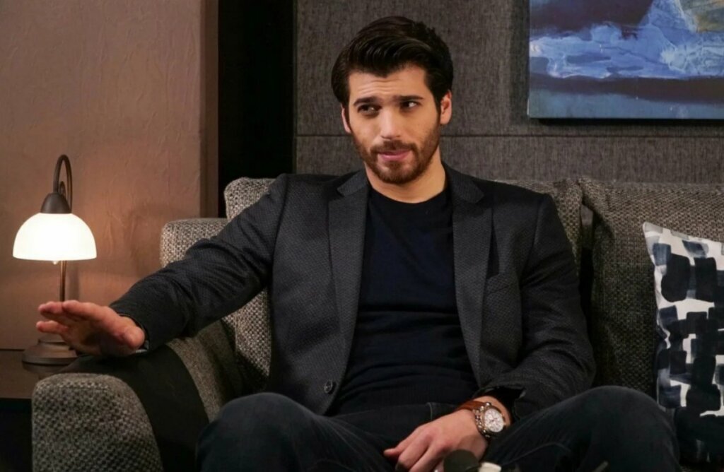    Фото: стоп-кадр из сериала «Полнолуние»