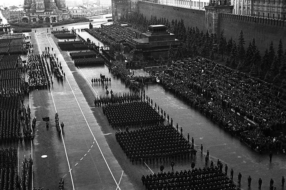 Парад на красной площади в 1945