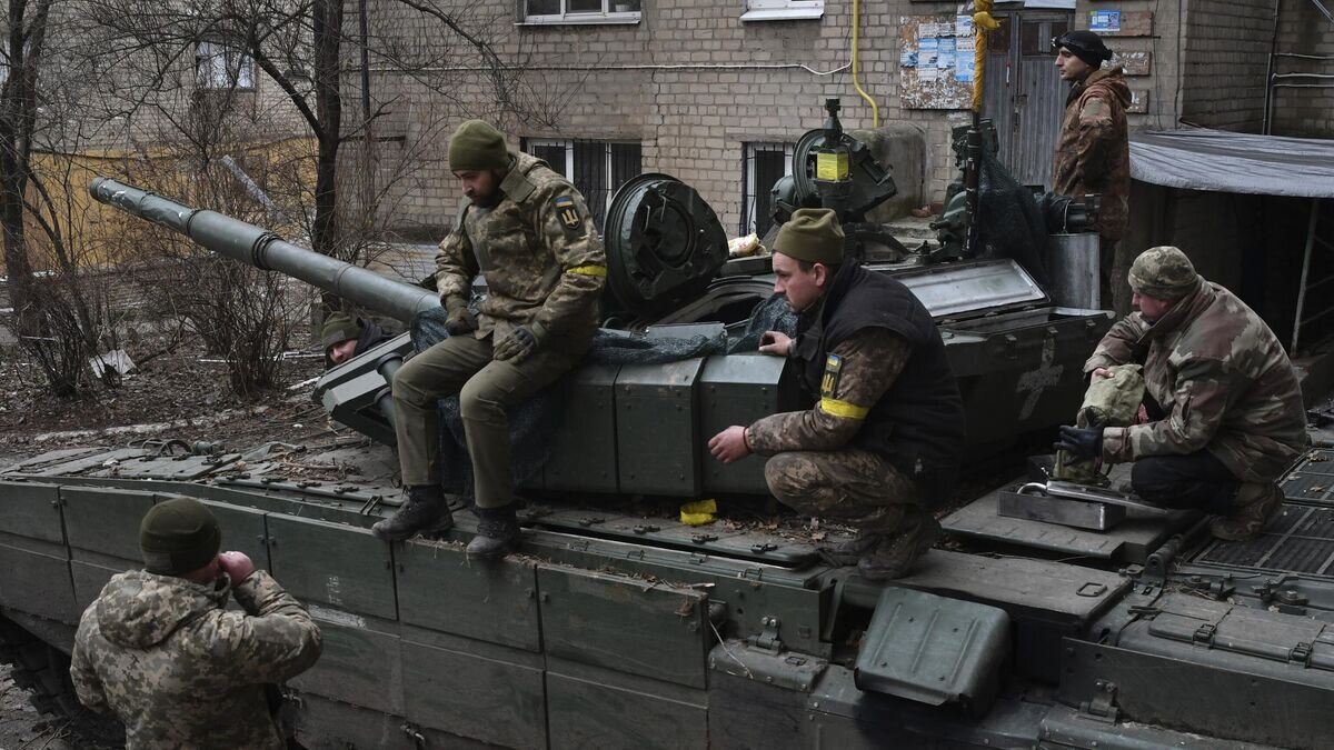    Украинские военные в Артемовске (украинское название — Бахмут)© AP Photo / Andriy Andriyenko