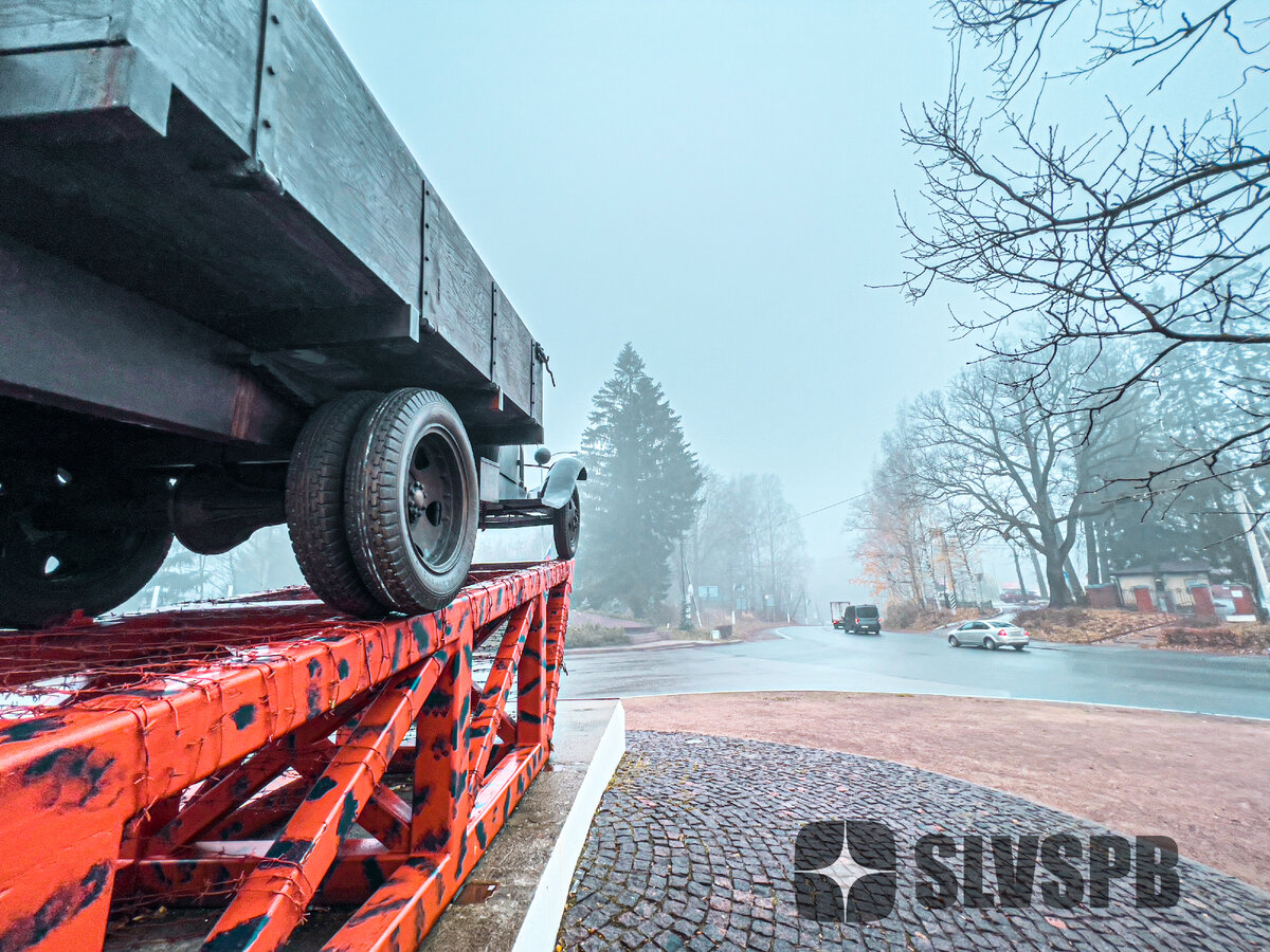 Вид на современную Дорогу Жизни. Фотография автора.