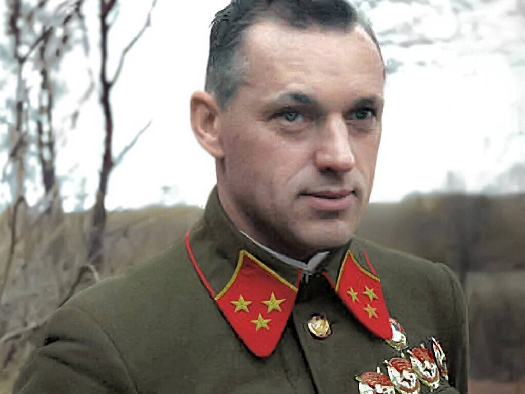 Константин Константинович Рокоссовский
Советский военачальник, Маршал Советского Союза , дважды Герой Советского Союза 
