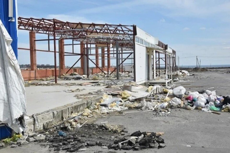     Территория бывших аксайских рынков все еще пустует. Артур СЕЛИМОВ