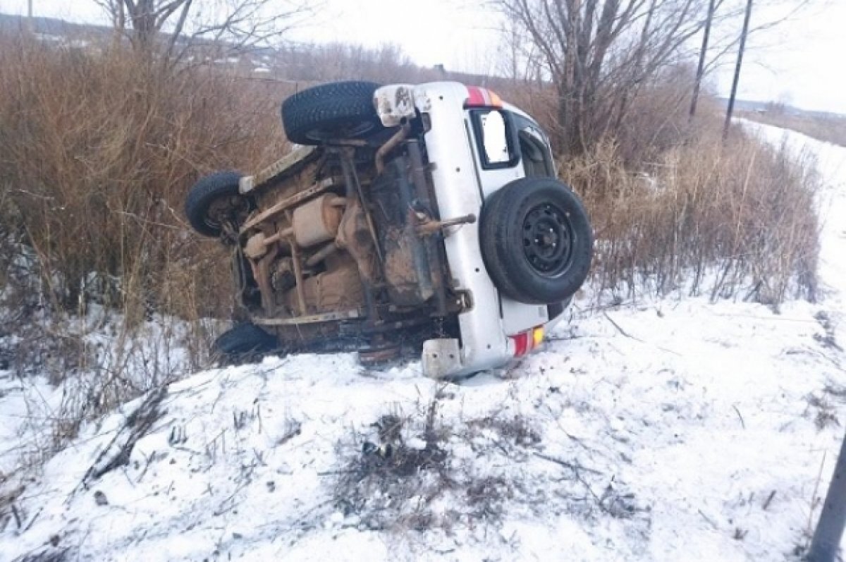   В Богатовском районе опрокинулся в кювет кроссовер Suzuki Grand Vitara
