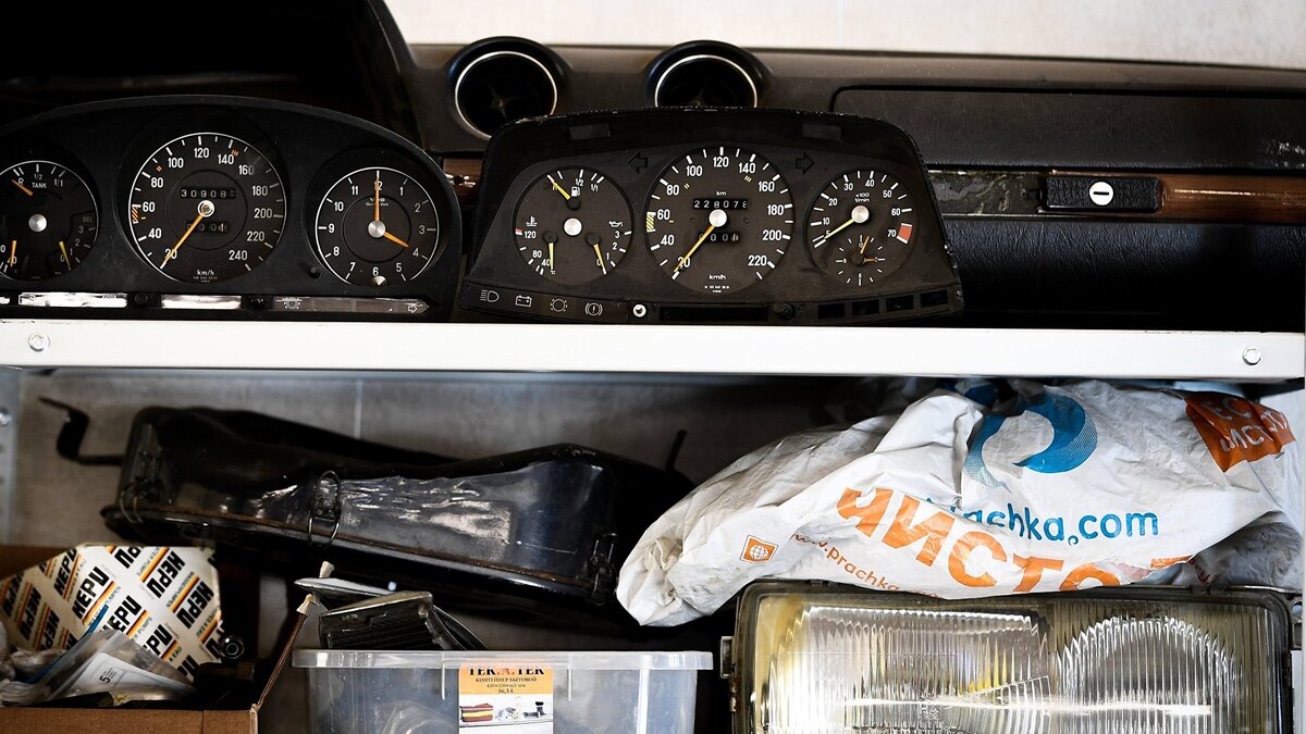    Автозапчасти в автомастерской© РИА Новости . Владимир Астапкович