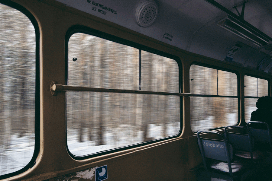 Окно поезда. Окно вагона поезда. Окно вагона метро. Окно автобуса изнутри.