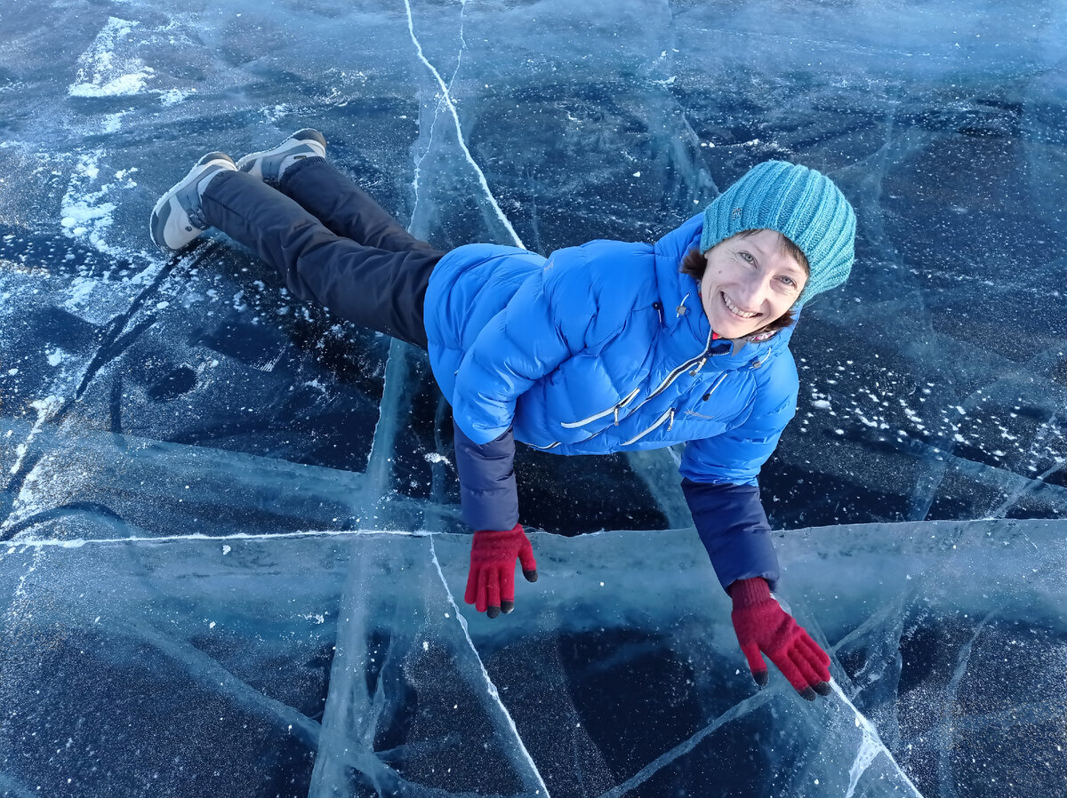 На льду Байкала