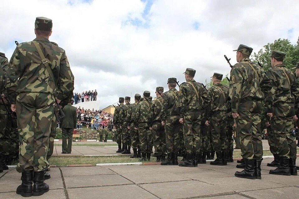     В Минобороны прокомментировали информацию о военных сборах после сверки учетных данных военнообязанных. Фото: архив «КП» Дарья ПУТЕЙКО