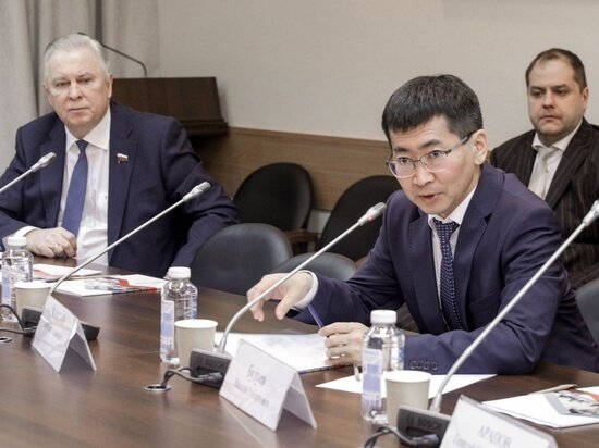     Работа в межфракционной группе «Байкал» в Госдуме. / Из личного архива.