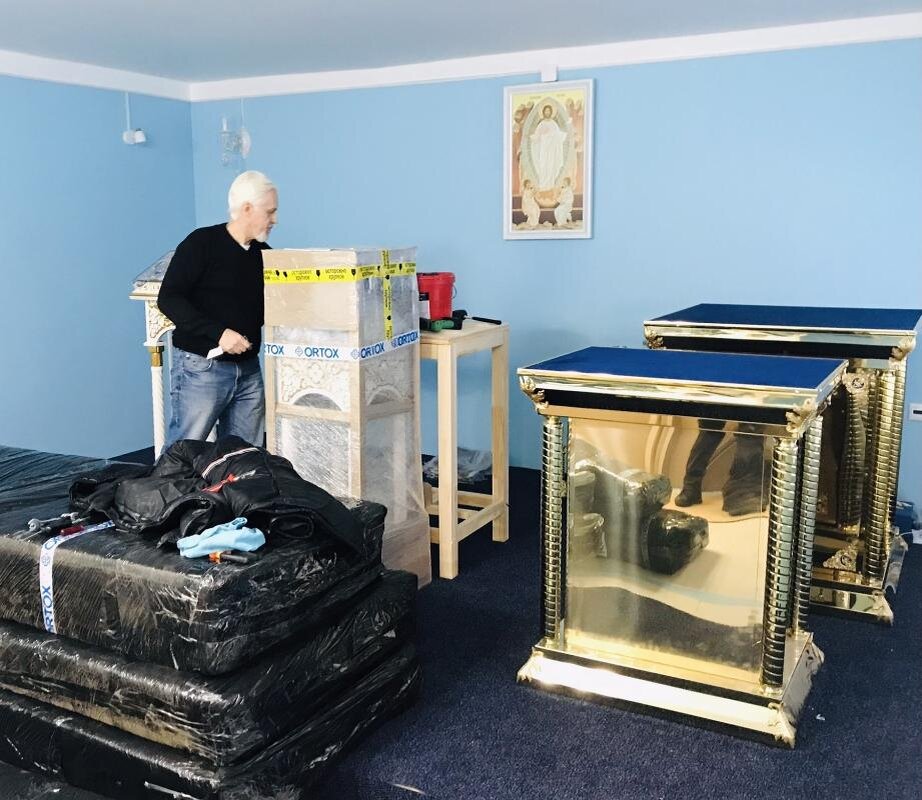    В храме при Сургутской ОКБ устанавливают иконостас