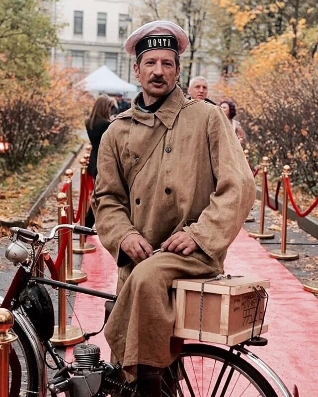 Примерно так выглядел. Но это кадр из фильма 