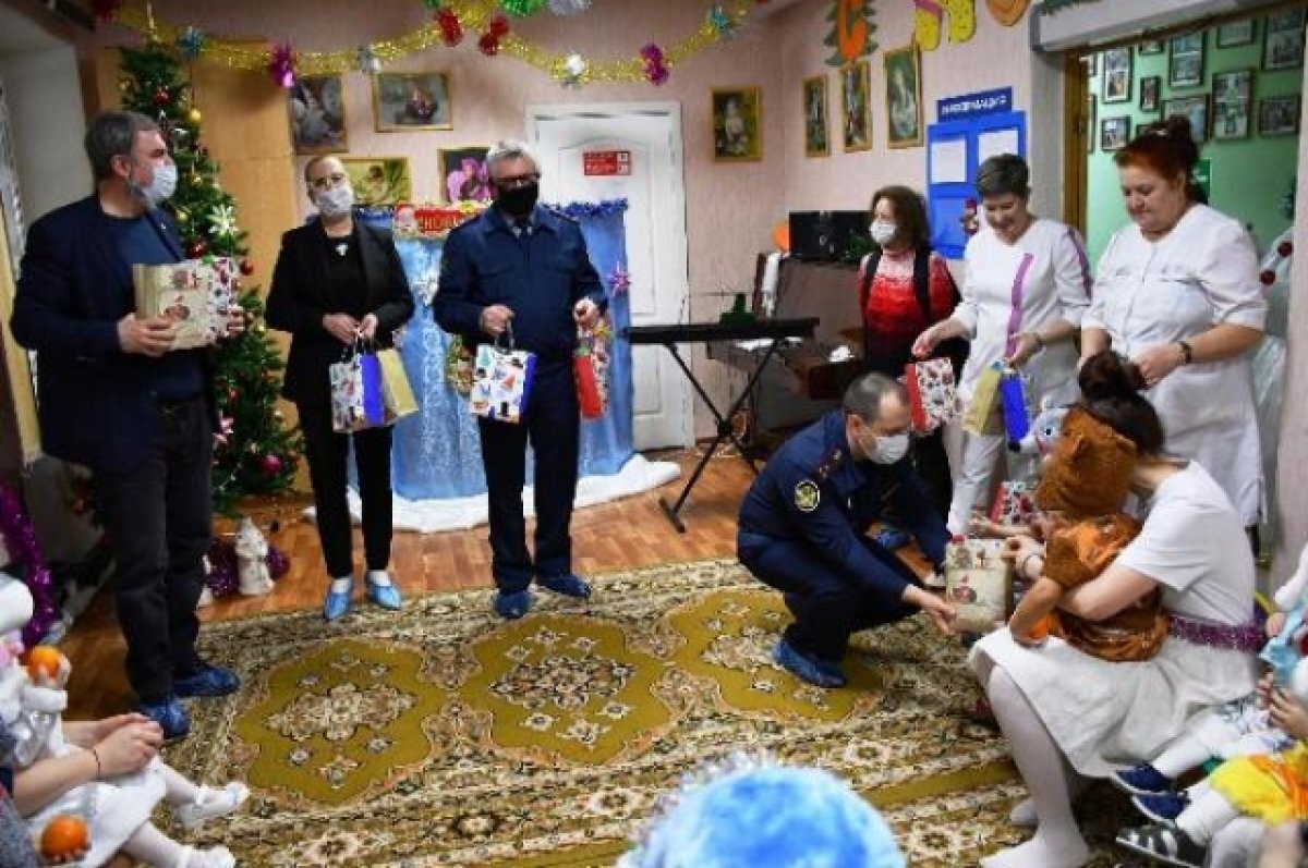    В Доме ребенка при женской колонии прошёл предновогодний детский утренник