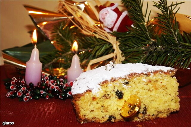 василопита-новогодний греческий. василопита-новогодний греческий пирог. ложка для торта. блюдо греции василопита. пирог с монеткой на старый новый год.