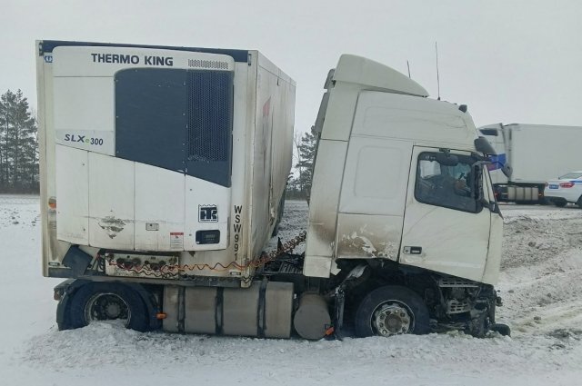    Сколько человек погибло в ДТП в Самарской области из-за плохой погоды?