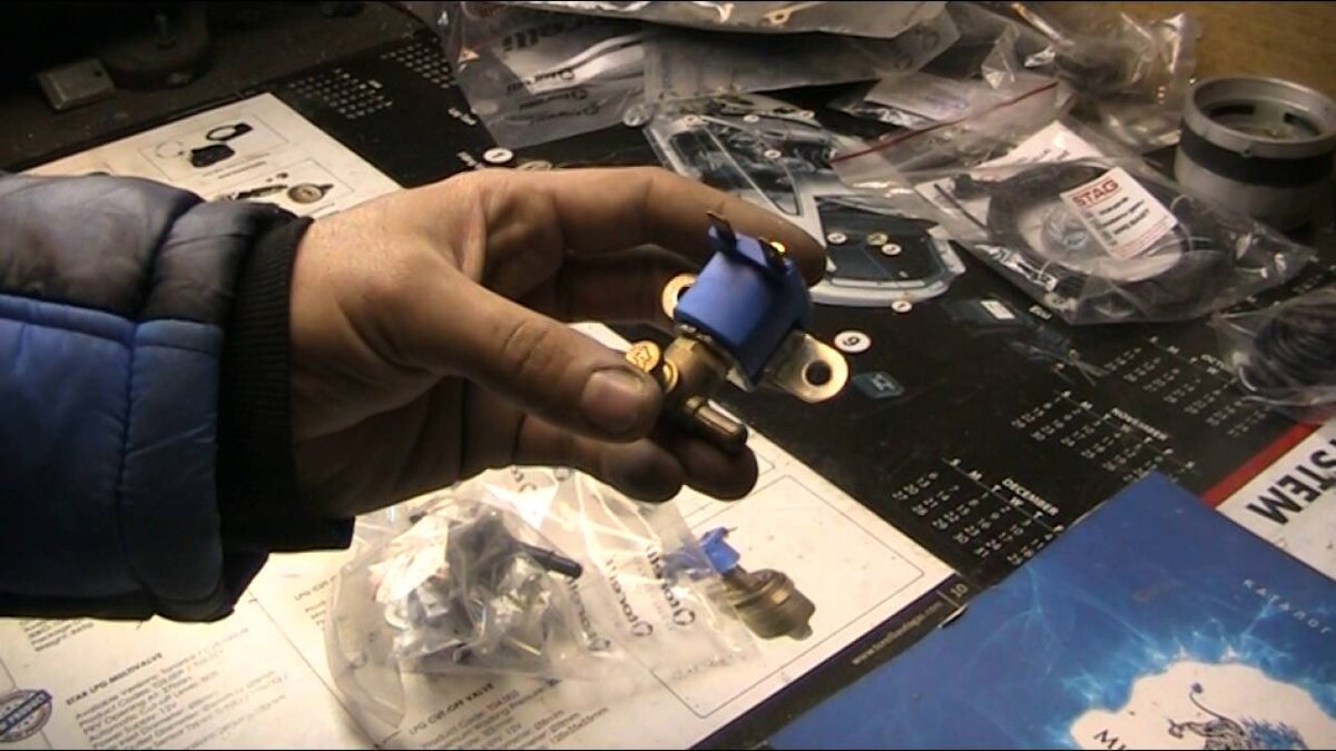    Бензиновый электроклапан современного производства.Installers / Youtube