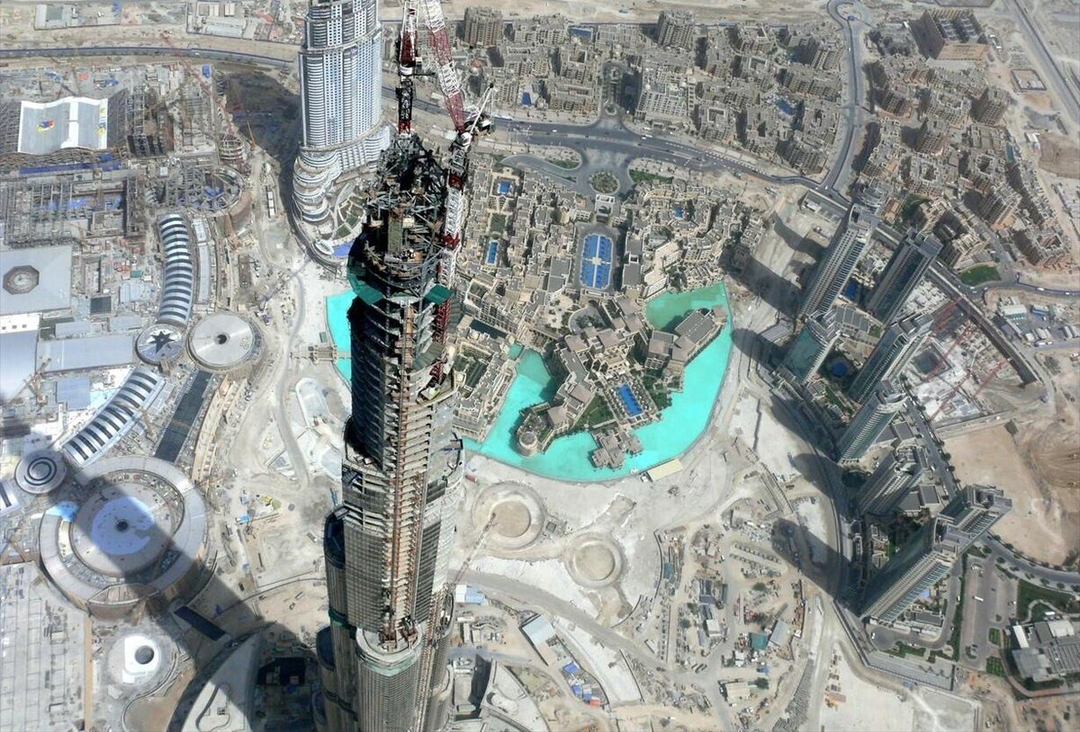 Небоскреб Burj khalifa в Дубае