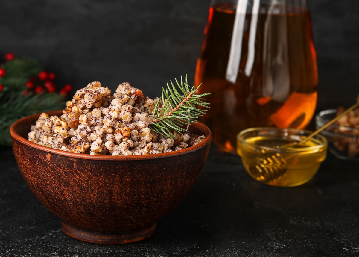 Сочиво из полбы рецепт. Сочиво и кутья. Рождественская кутья (коливо). Сочиво из пшеницы. Украшение кутьи на Рождество.