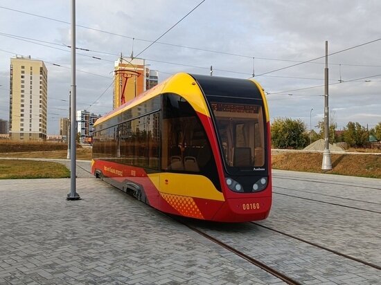    Трамвай "Львенок" на конечной в Верхней Пышме. Фото: Николай Курилов / МК-Урал.