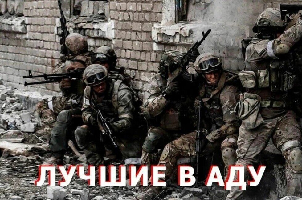 Музыканты продвигаются вперёд...