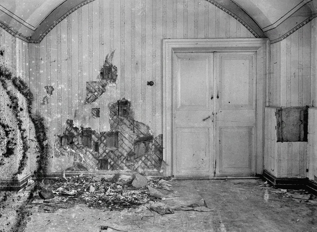 Подвальная комната в ипатьевском доме, в которой расстреляли царскую семью
