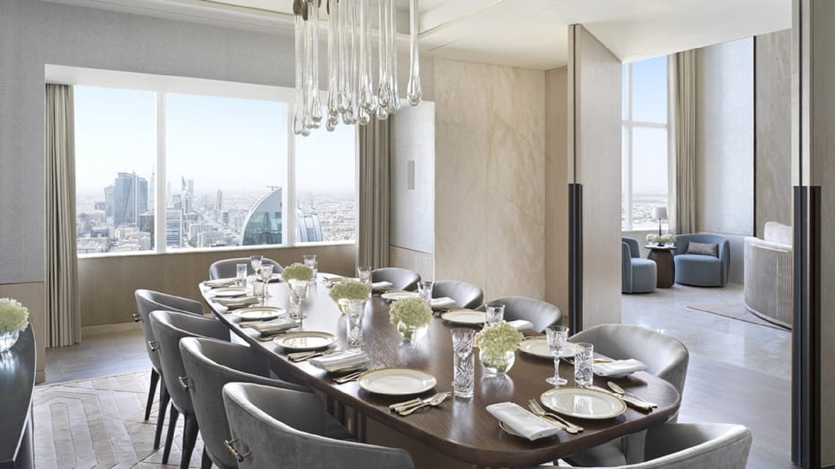    Обеденная комнатаFour Seasons