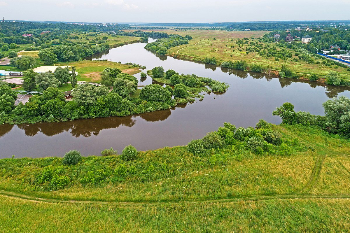Там, где Истра сливается с Москва-рекой / Людвиг14, CC BY-SA 4.0 <https://creativecommons.org/licenses/by-sa/4.0>, via Wikimedia Commons