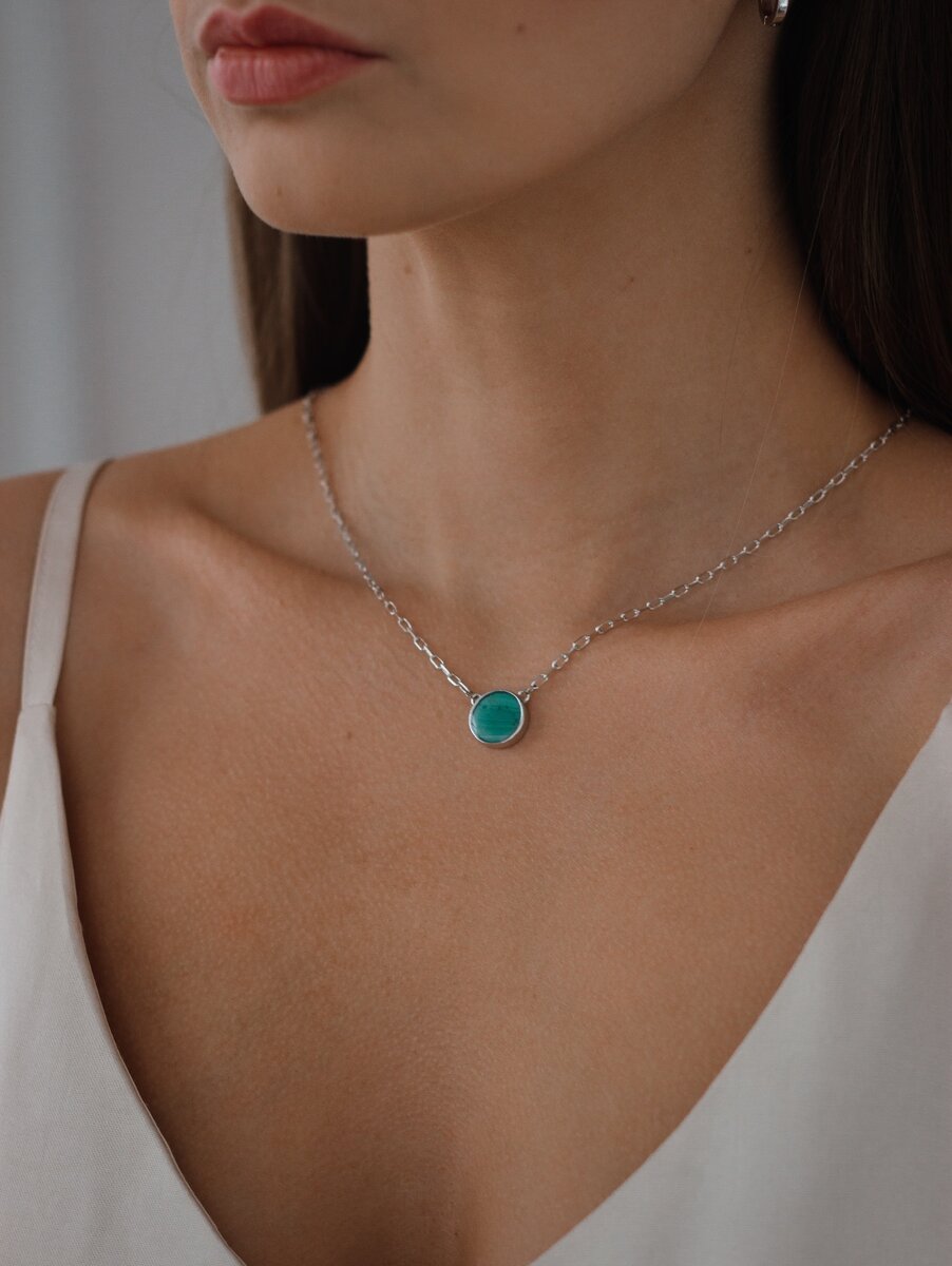 Серебряное колье с малахитом