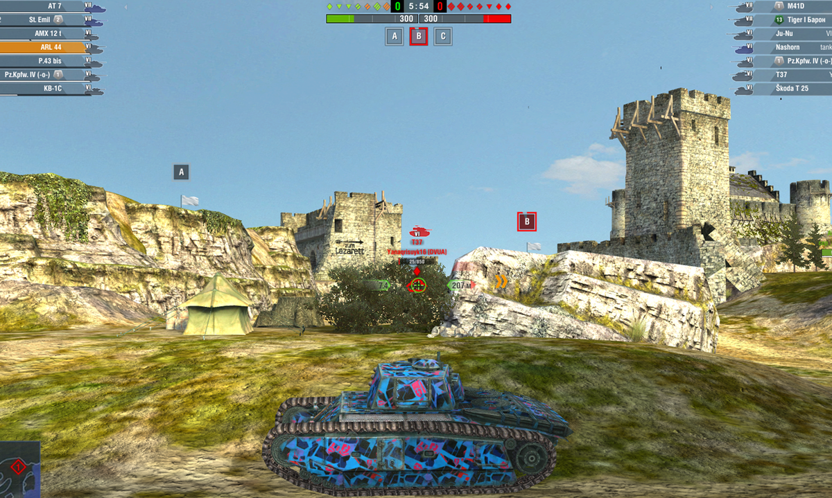 Отсюда я накидал почти 2к урона. А они даже не поняли, откуда прилетает.