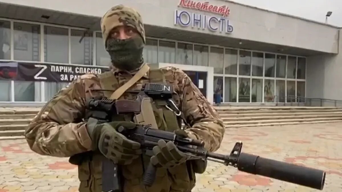 Помощник депутата. Фото: стоп-кадр из видео