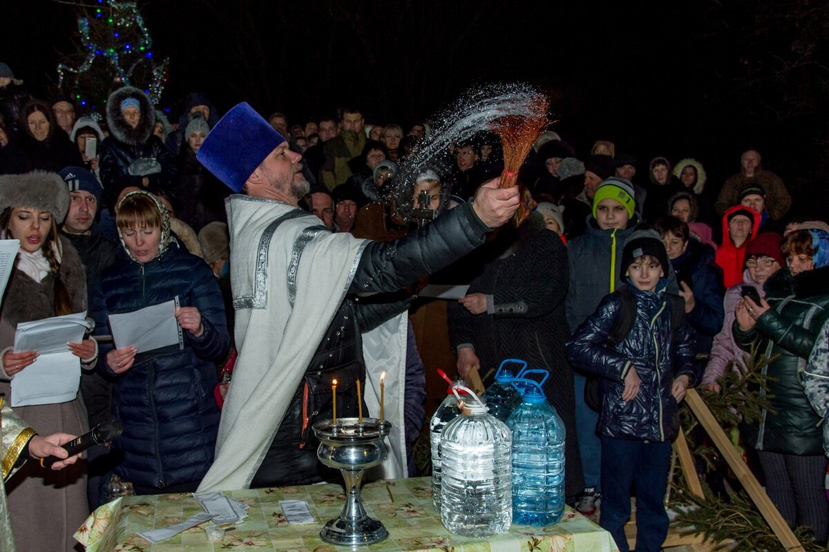 Великое освящение воды на святом источнике в станице Бесскорбной.