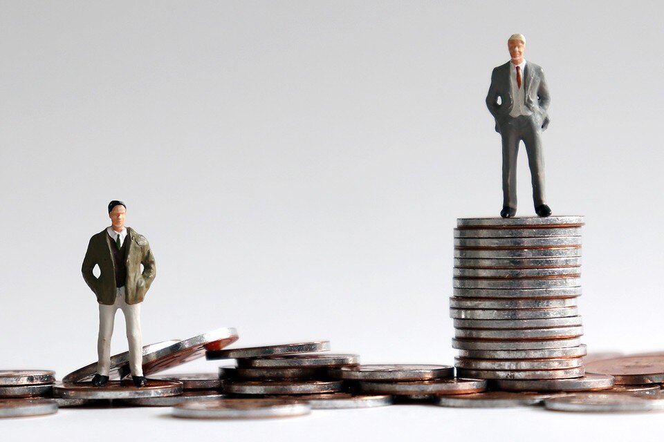     К форуму в Давосе приурочили доклад, согласно которому пропасть между богатыми и бедными выросла катастрофически.  Shutterstock