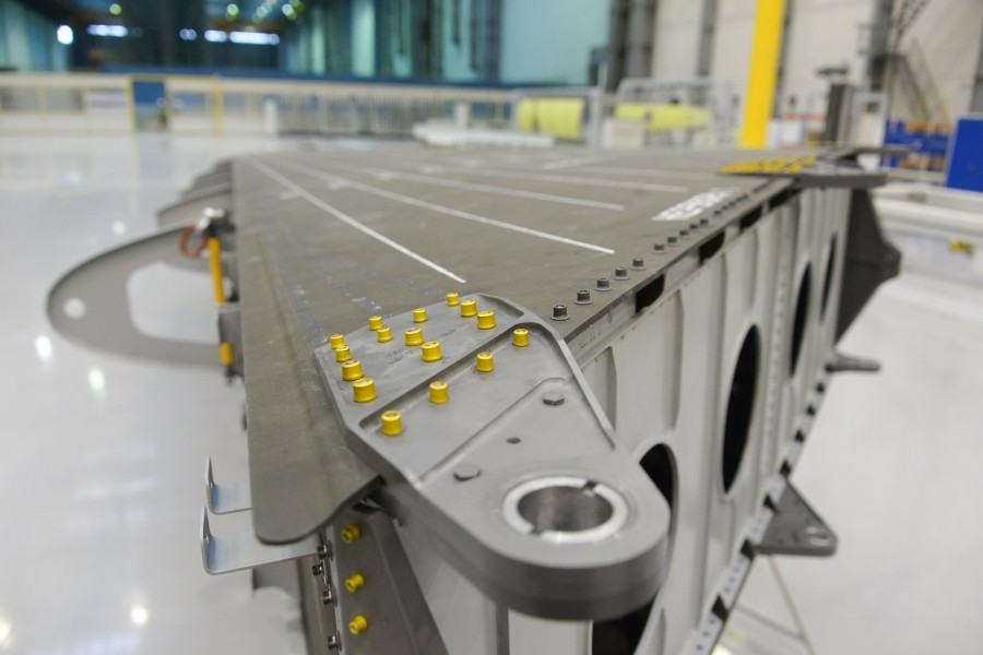 Rjvjgpbns vc 21. Композитное крыло для мс-21. Материал для изготовления самолета. Полимерных композитных материалов для мс 21. Композиты в мс-21.