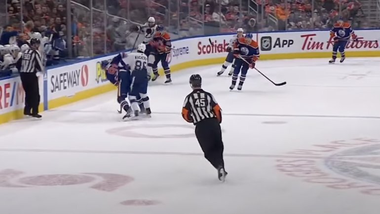    Силовой прием Никиты Кучерова на Эвендере Кейне.