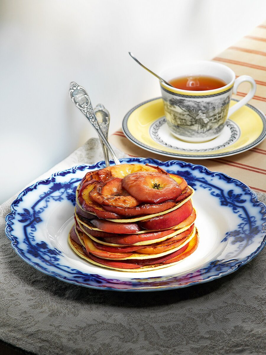    Блинный торт с яблоком