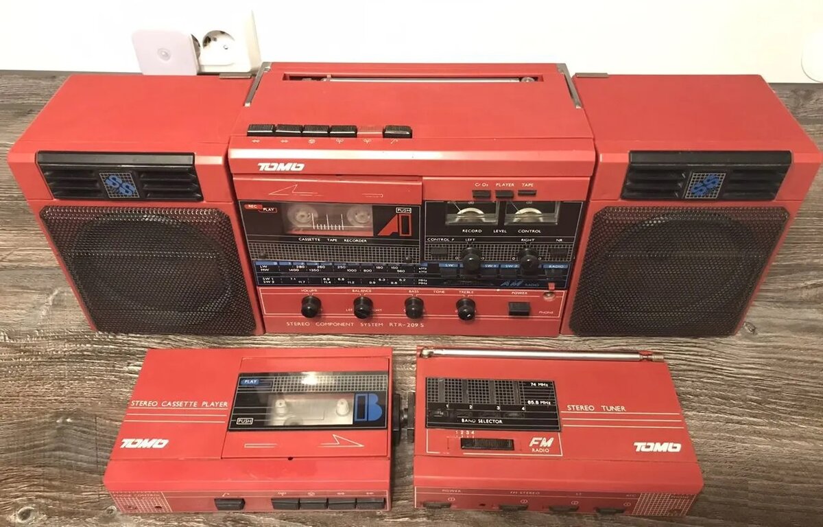 Магнитола и сменные блоки: стереотюнер и стереопроигрыватель