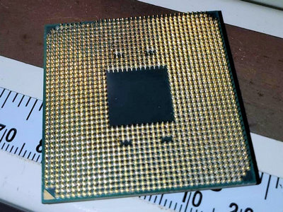    Пользователь купил бракованный AMD Ryzen 9 5900X за $3 и легко его починил
