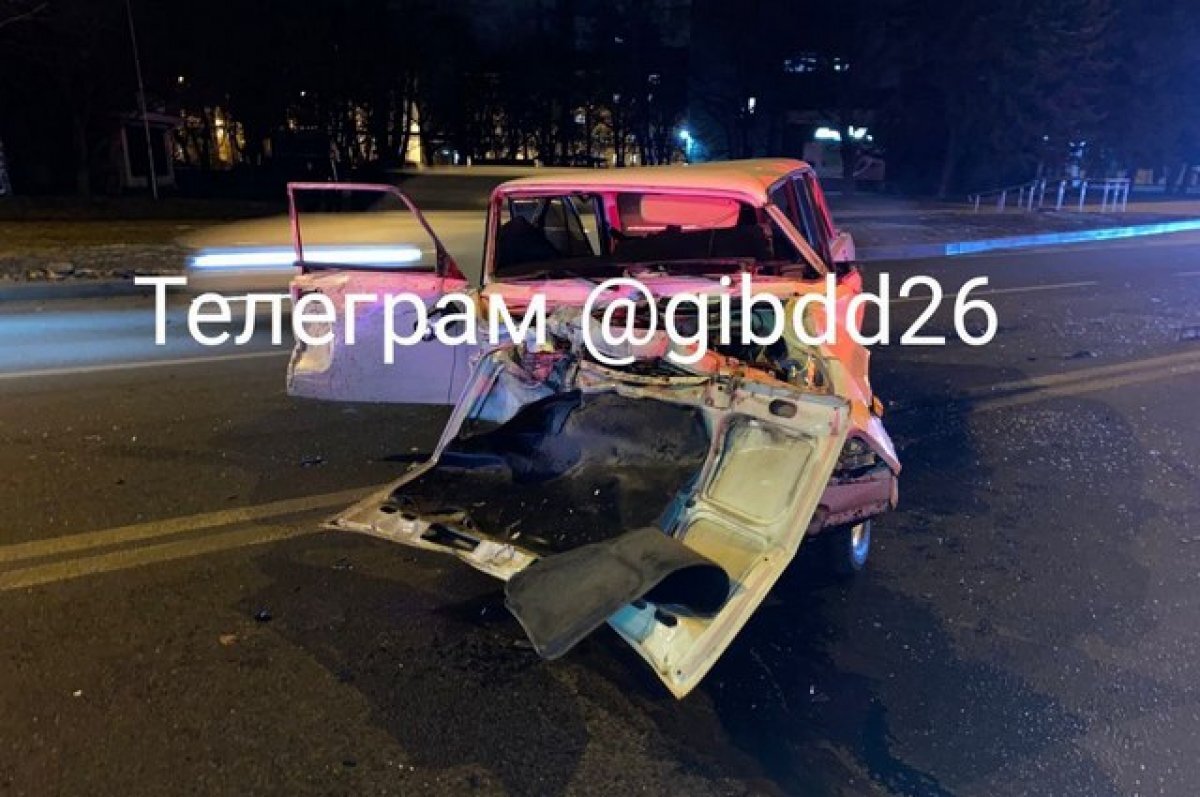   В Ставрополе водитель без прав спровоцировал тройное ДТП и тяжело пострадал