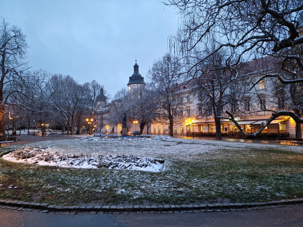 Фото автора: из театра вышли, а на улице красота