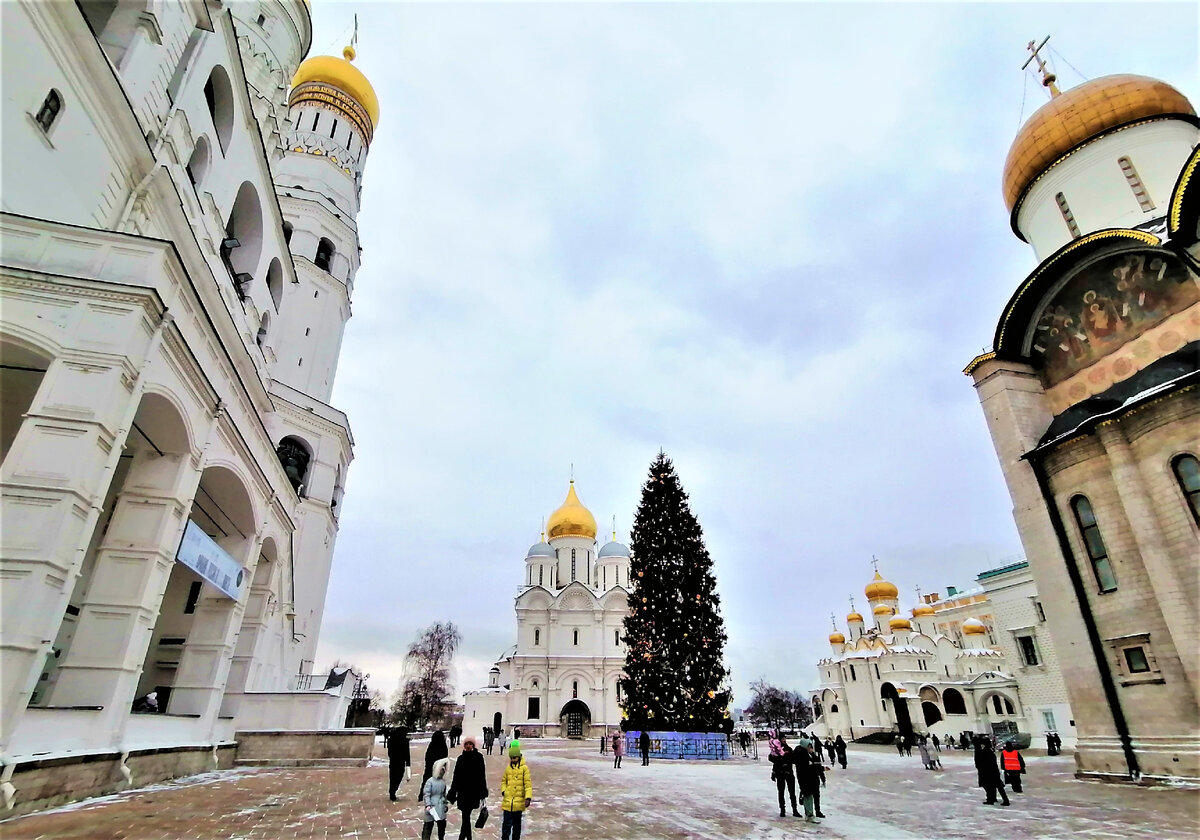 Соборная площадь Кремля 