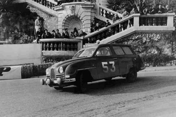 Эрик зажигал не только на седанах. 
SAAB 95 на ралли Монте-Карло 61-го года