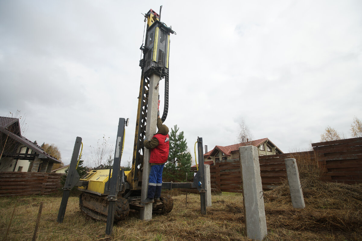 Шаг между сваями рассчитывается индивидуально для каждого проекта