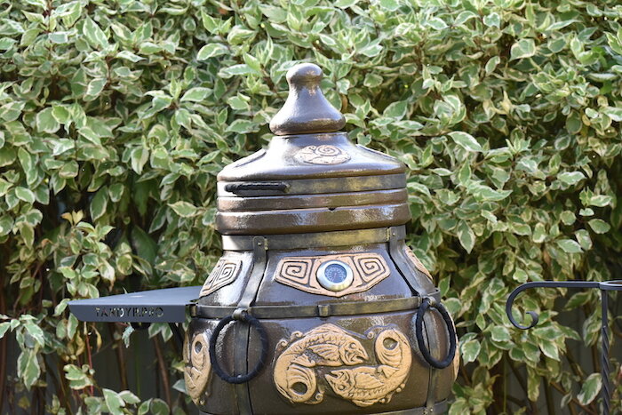 Тандыр Шар оснащен термометром, установленным в корпусе тандыра