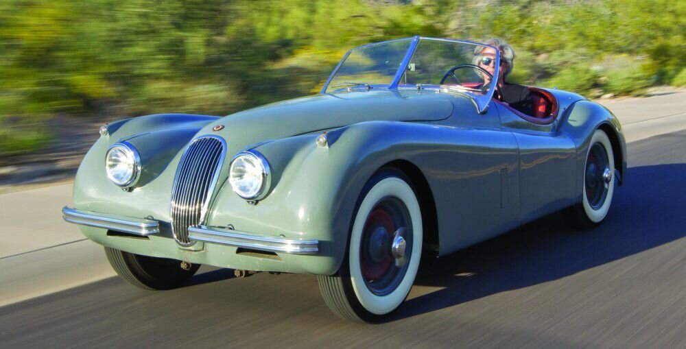 Мы видим невероятно сохранившийся Jaguar XK120 SE OTS 1954 года выпуска.