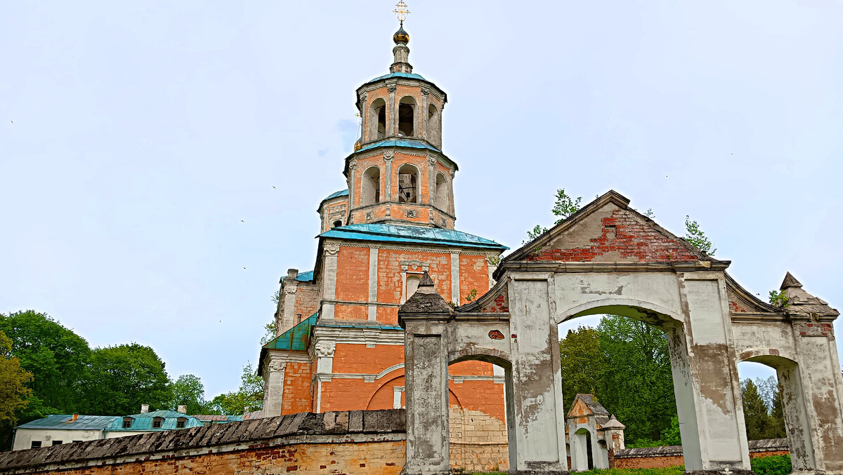 Храмовый комплекс в деревни Чукавино
