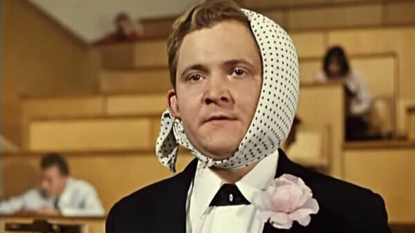    Кадр из фильма «Операции «Ы» и другие приключения Шурика»