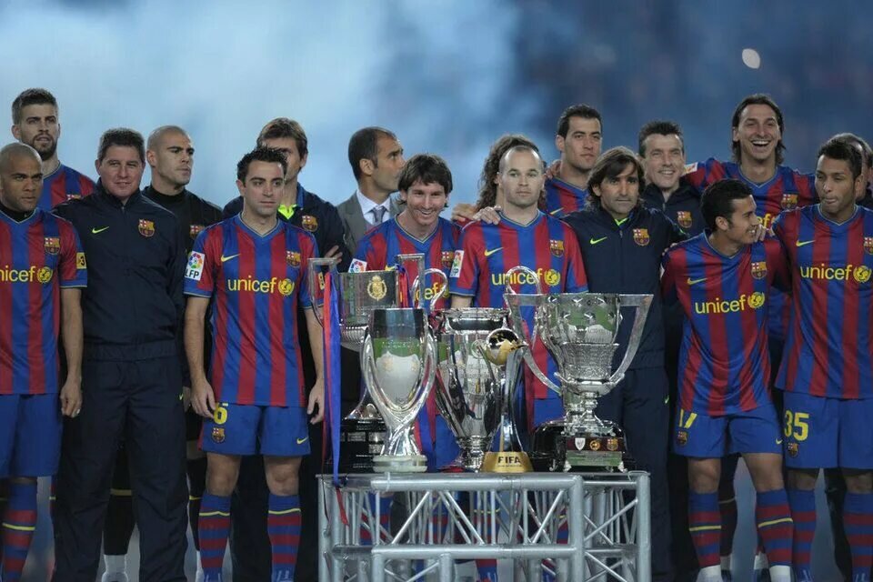 Барселона с шестью выигранными трофеями. 